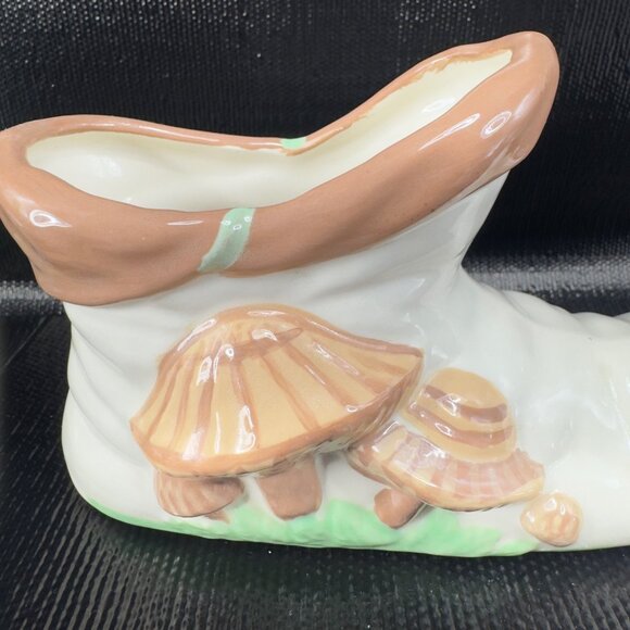 1976 Hand Painted Ceramic Shoe Shaped Planter Container Flower Pot Mushrooms - Picture 5 of 10